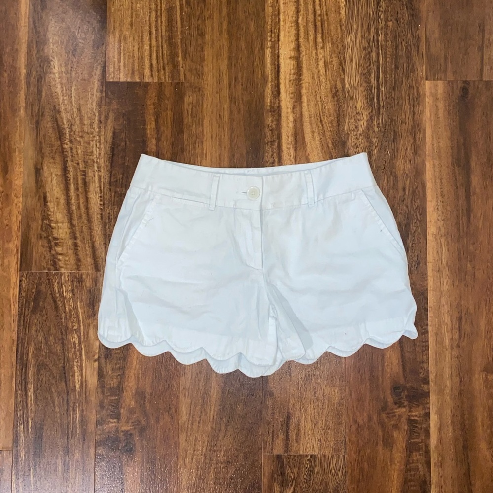 LOFT Riviera Scalloped Shorts